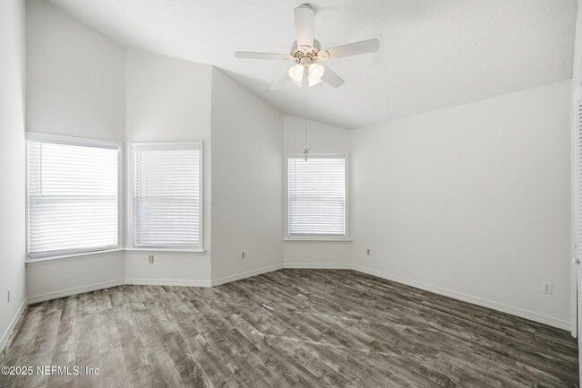 Building Photo - 600 First St