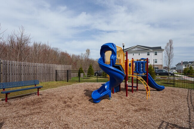 Building Photo - 1907 Swales Ct