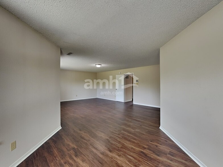 Building Photo - 12422 Rose Haven Dr