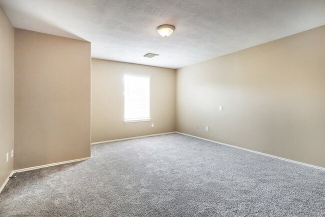 Building Photo - 21211 Linden House Ct