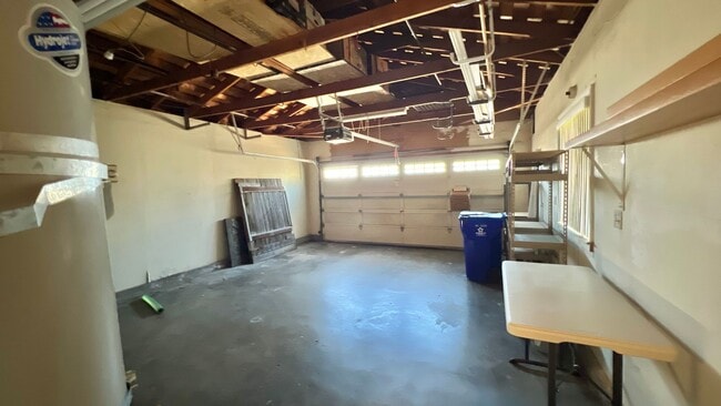 Building Photo - Gorgeous house - Huge Backyard with Bonus ...