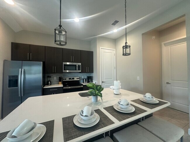 Building Photo - 240 Villa Domani Ct