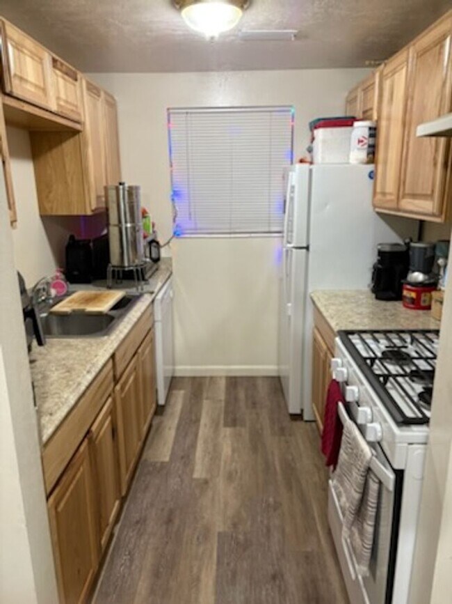 Building Photo - 1B/1B Pet Friendly Apartment South of BYU