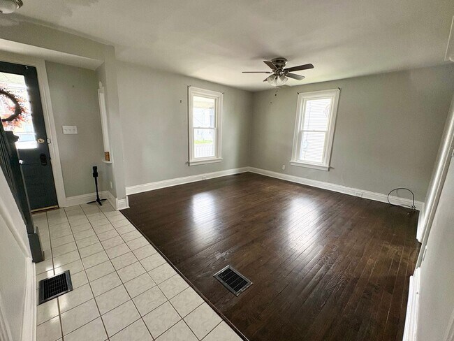Building Photo - 3 Bedroom House Available in Hershey!