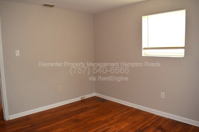 Building Photo - 1216 Hoover Ave