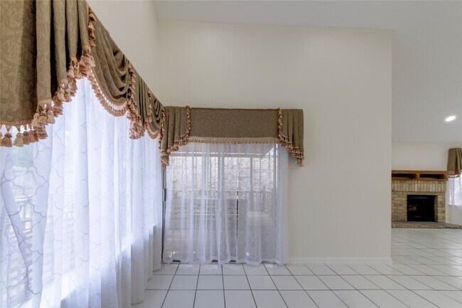 Building Photo - 7723 Miller Glen Ln