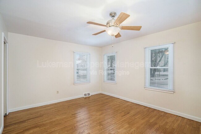 Building Photo - 2021 Academy St