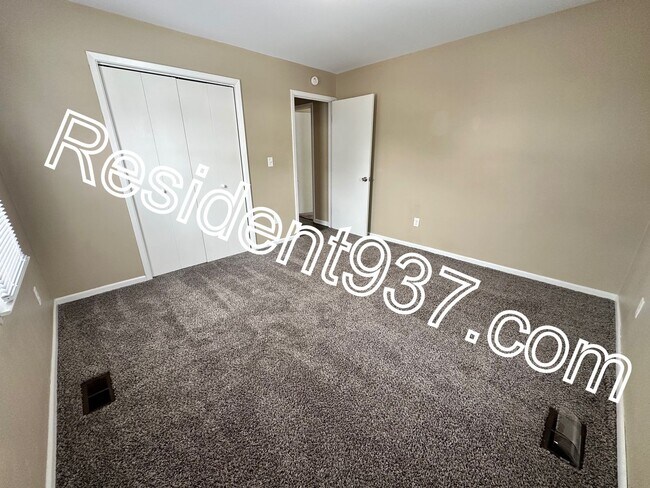 Building Photo - 3 Bed 1 bath