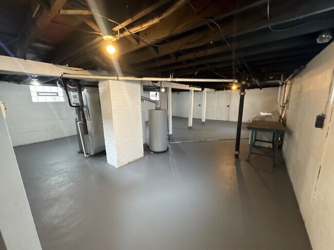 Building Photo - 2026 King Ave