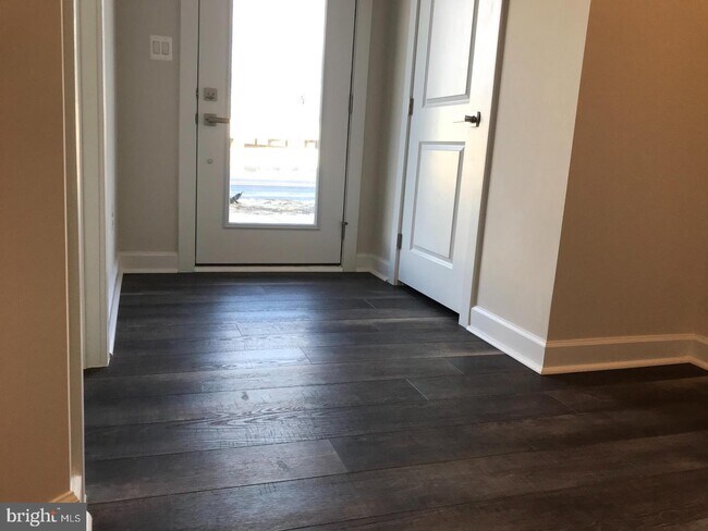 Building Photo - 12992 Hattontown Square