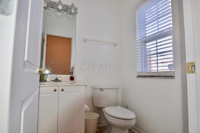 Building Photo - 674 Spring Valley Dr