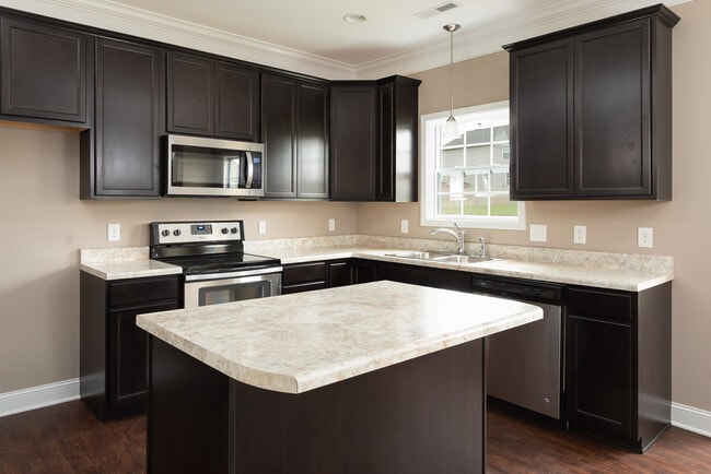 Building Photo - 8112 Cambridge Reserve Dr