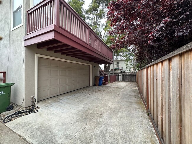 Building Photo - 2nd St.- Duplex