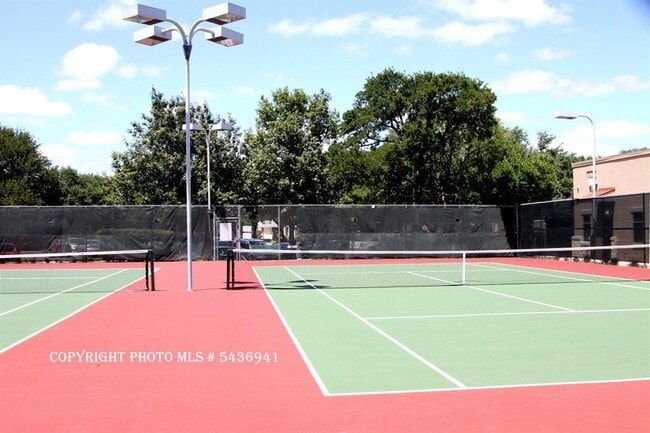 Building Photo - 13301 Tamayo Dr