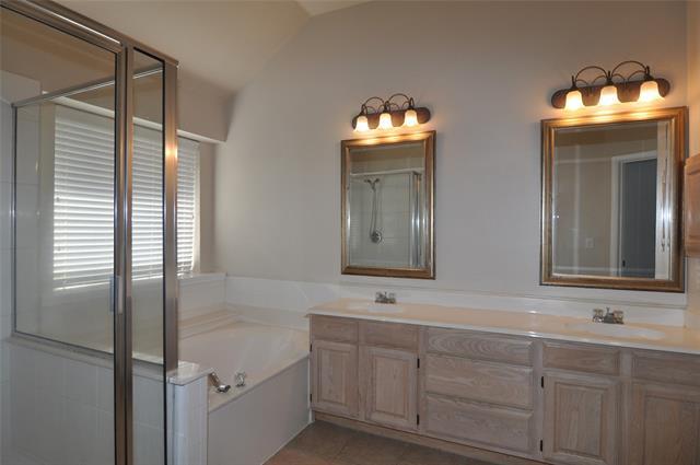 Building Photo - 4804 Glen Echo Dr