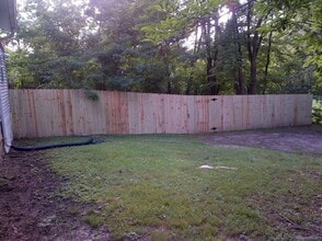 Building Photo - 2 bedroom/1 bath - Available Now