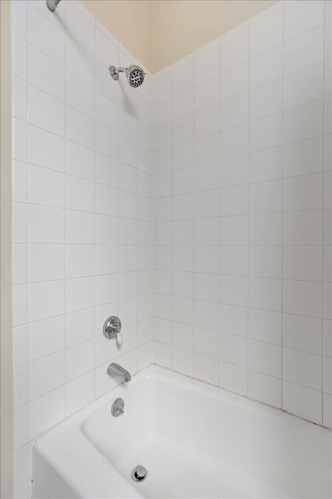 Building Photo - 1633 N North Park Avenue