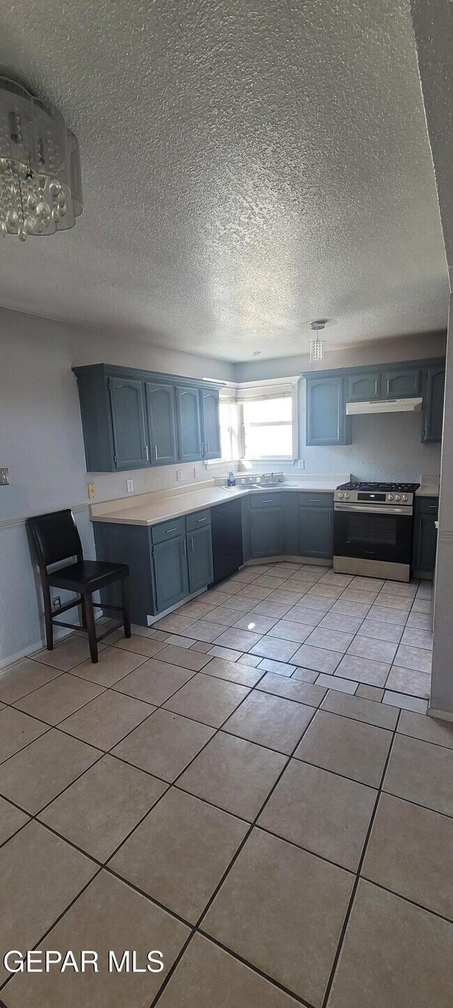 Building Photo - 11855 Stone Castle Dr