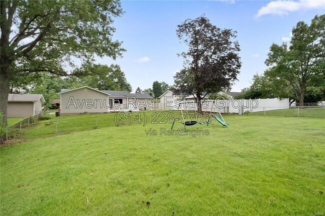 Building Photo - 3726 Briargrove Dr