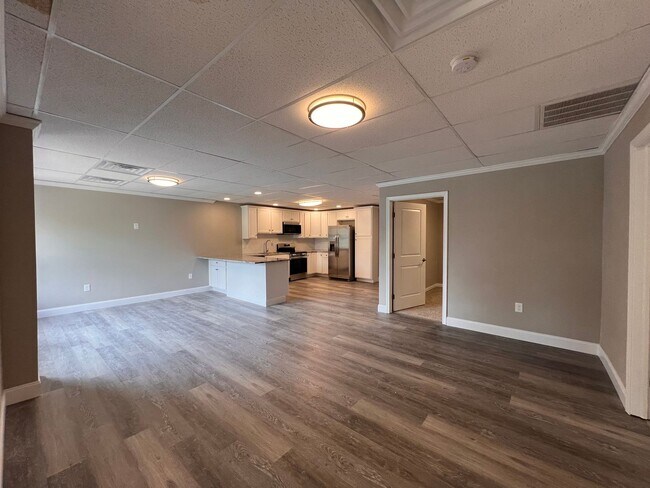 Building Photo - Brand New 3 bedroom Apartment ready for im...