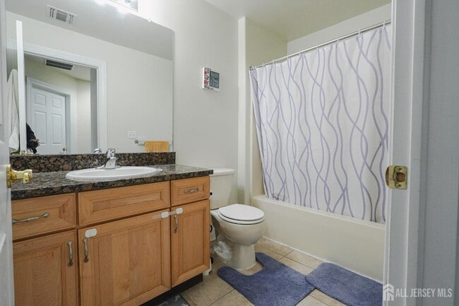 Building Photo - 456 Hancock St