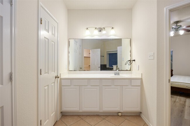 Building Photo - 21327 Colton Cove Dr