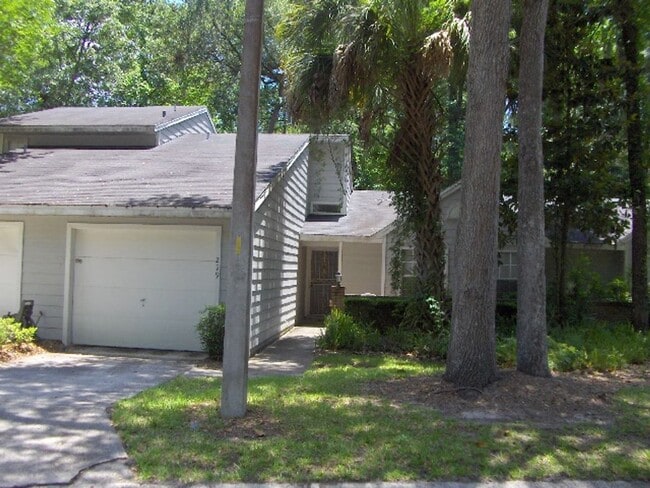 Building Photo - Mill Pond accross from G'ville Health and Fitness