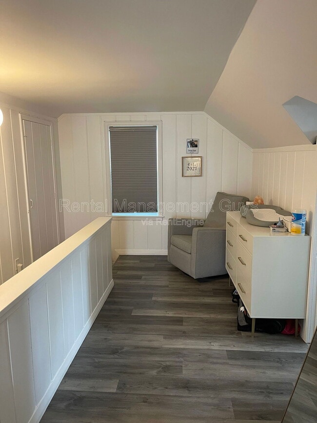 Building Photo - 4119 N Sheridan Ave