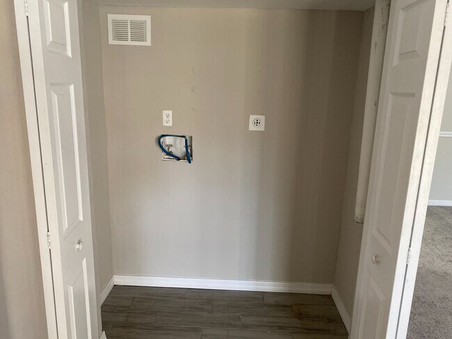 Building Photo - Serravella - 285-202