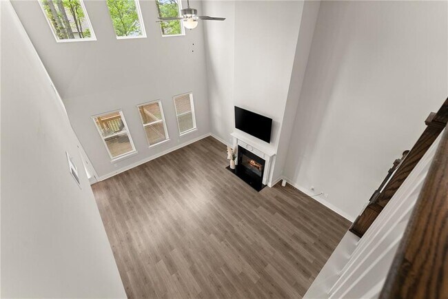 Building Photo - 5841 Woodland Park Ct