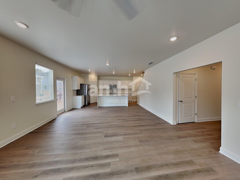 Building Photo - 3545 Shane Hill Rd SW