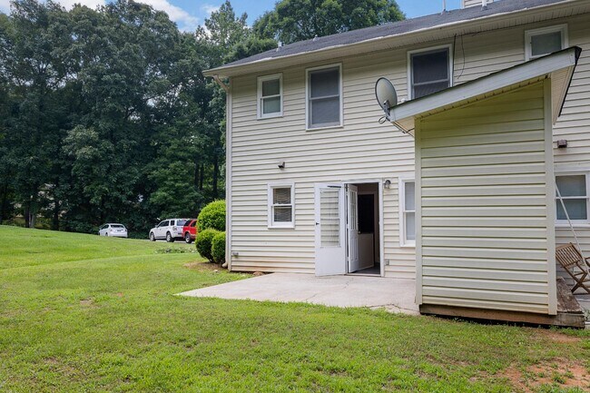 Building Photo - 4071 Hidden Hollow Dr