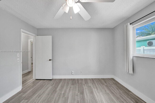 Building Photo - 5031 SW 88th Terrace