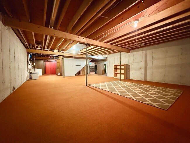 Building Photo - 21485 Wallen Dr