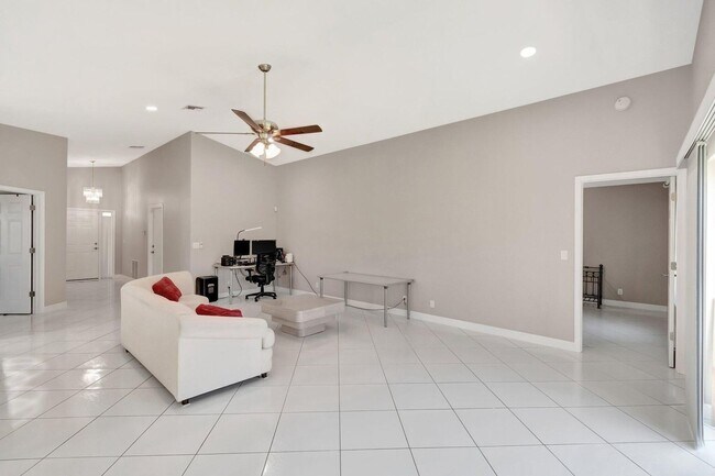 Building Photo - Waterway Cove