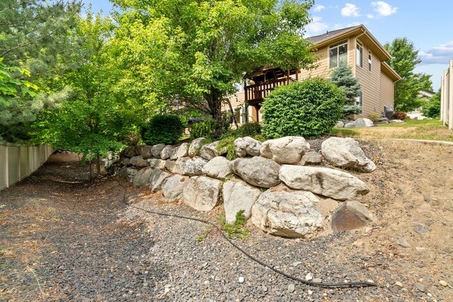 Building Photo - 1402 N Brook Terrace St