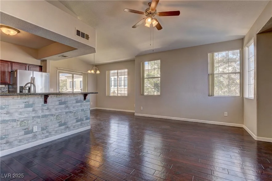 Building Photo - 1621 Queen Victoria St