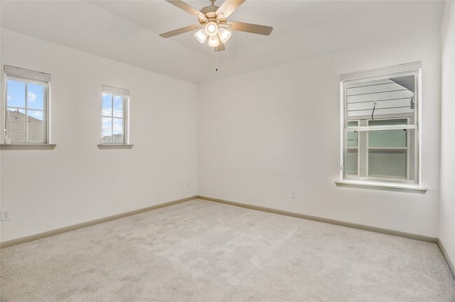 Building Photo - 1922 Pleasant Grove Dr