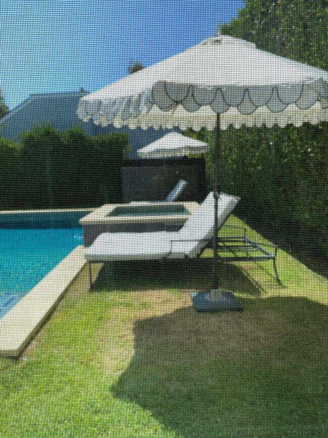 Spa - 12131 Huston St