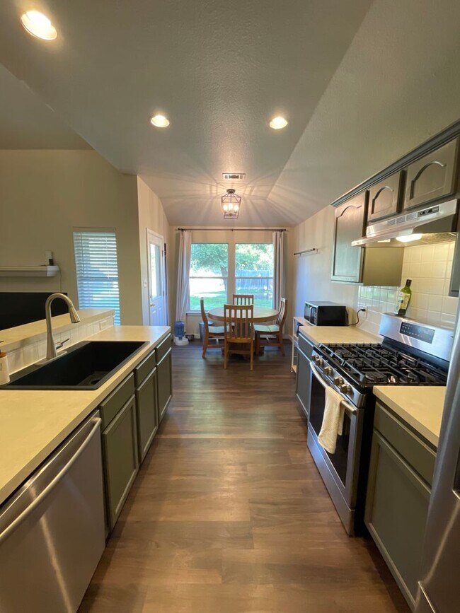 Building Photo - 15303 Faircrest court