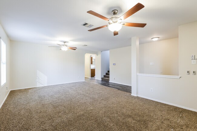 Building Photo - 109 Wind Willow