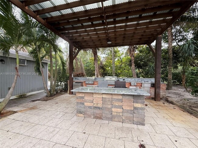 Building Photo - 5488 Fearnley Rd