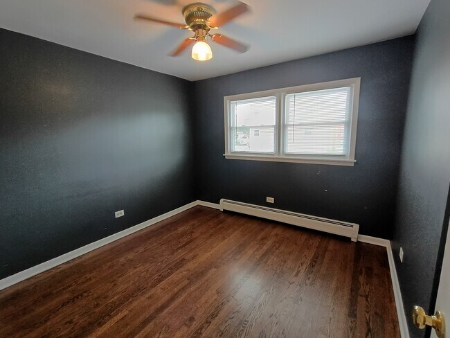 Building Photo - 5811 Rose Ave