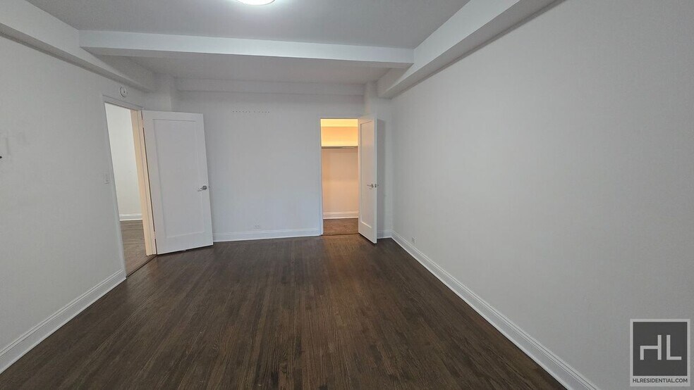 Building Photo - 5th AVE & 9th St spacious 1BR/1BA in High ...