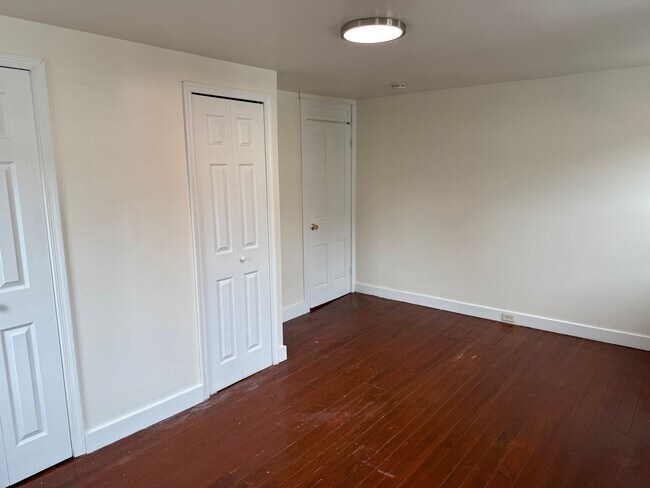 Building Photo - 448 W Vine St