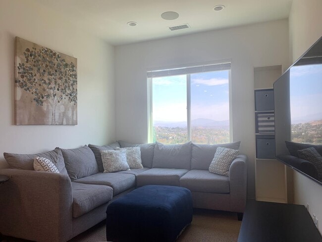 Building Photo - Welcome home to this stunning, recently constructed 4 bedrooms, 3-bath house in the desirable Wes...