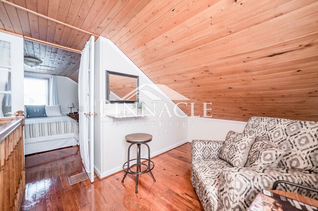 Building Photo - 5840 Quaker Pky