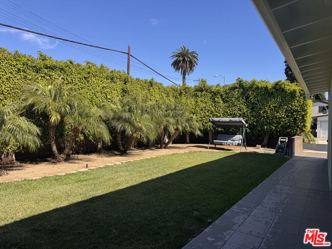 Building Photo - 12001 Sylvester St