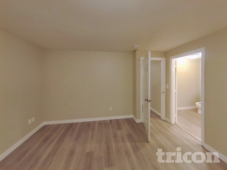 Building Photo - 8423 175th St NE