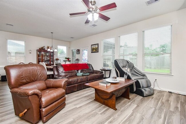 Building Photo - 2206 Rocky Hollow Ln